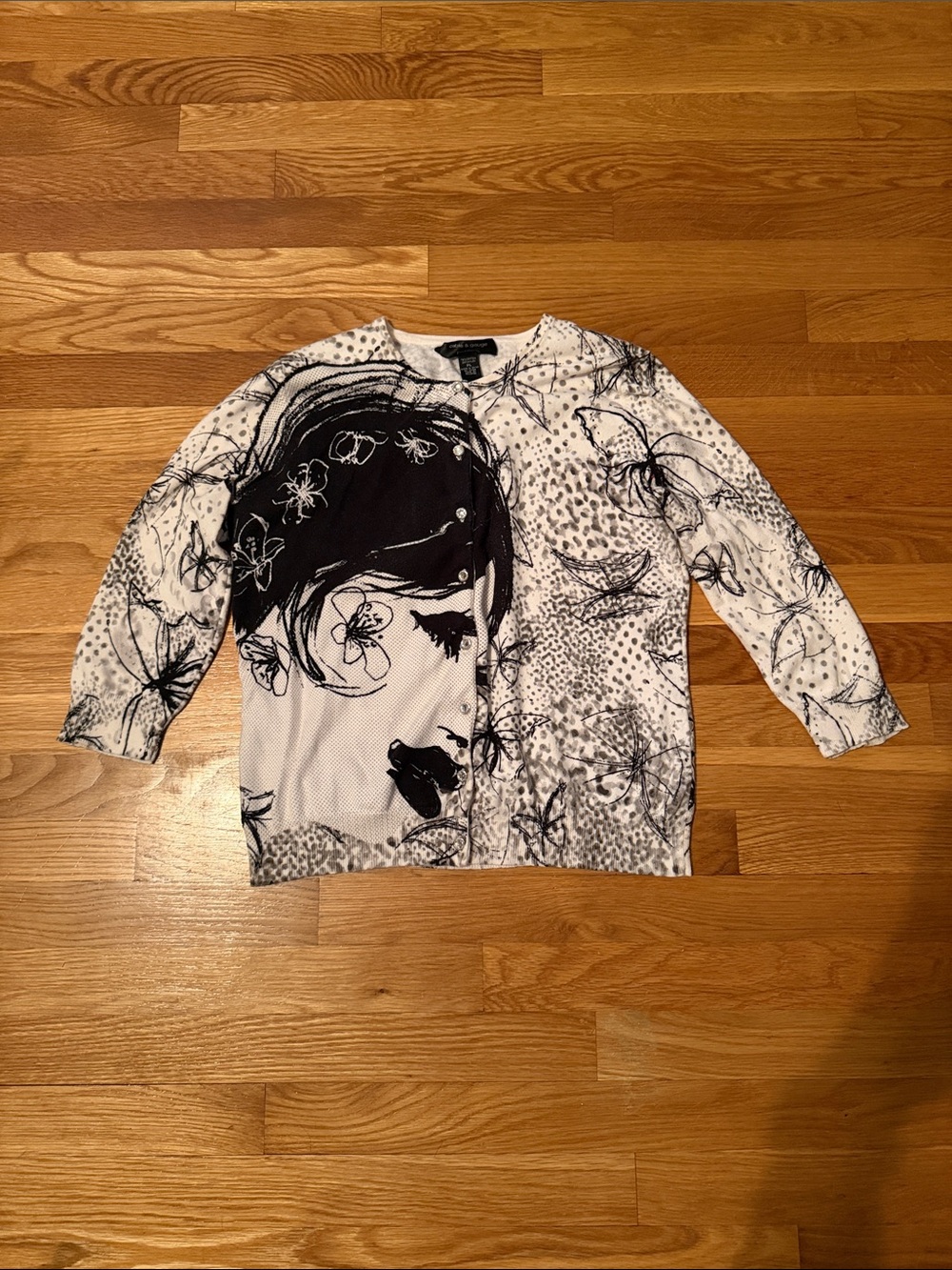 Cable & Gauge Black and White Graphic Face Knit Pullover